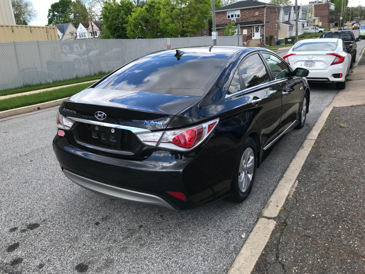 2014 Black /Gray Hyundai Sonata Hybrid Hybrid (KMHEC4A40EA) with an 2.4 V4 engine, Automatic transmission, located at 577 Chester Pike, Prospect Park, PA, 19076, (610) 237-1015, 39.886154, -75.302338 - Photo#4